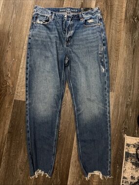American Eagle women’s distressed mom jeans